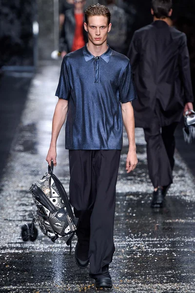 Look 42
